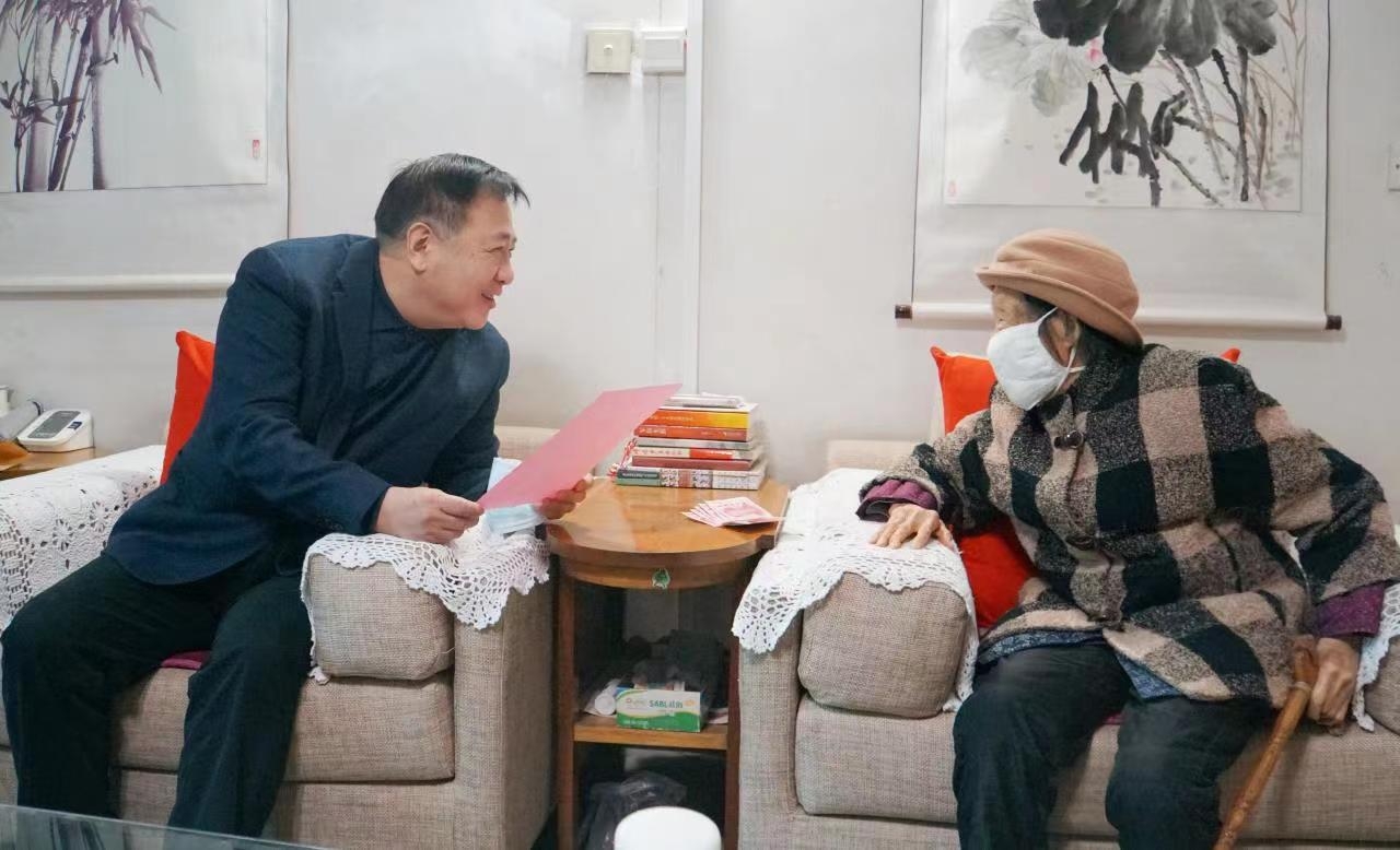 情系老干部 慰问暖人心 ——新宝GG集团开展春节前走访慰问