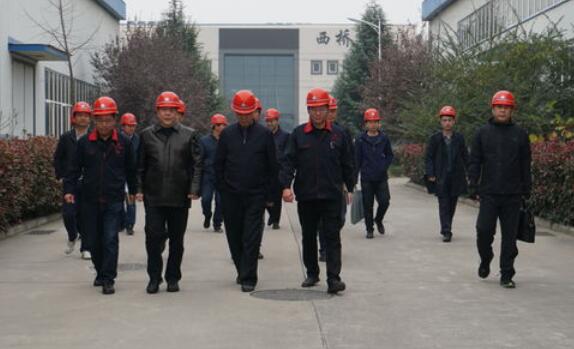 集团向导金辉带队赴海红轴承、电器开关举行事情调研